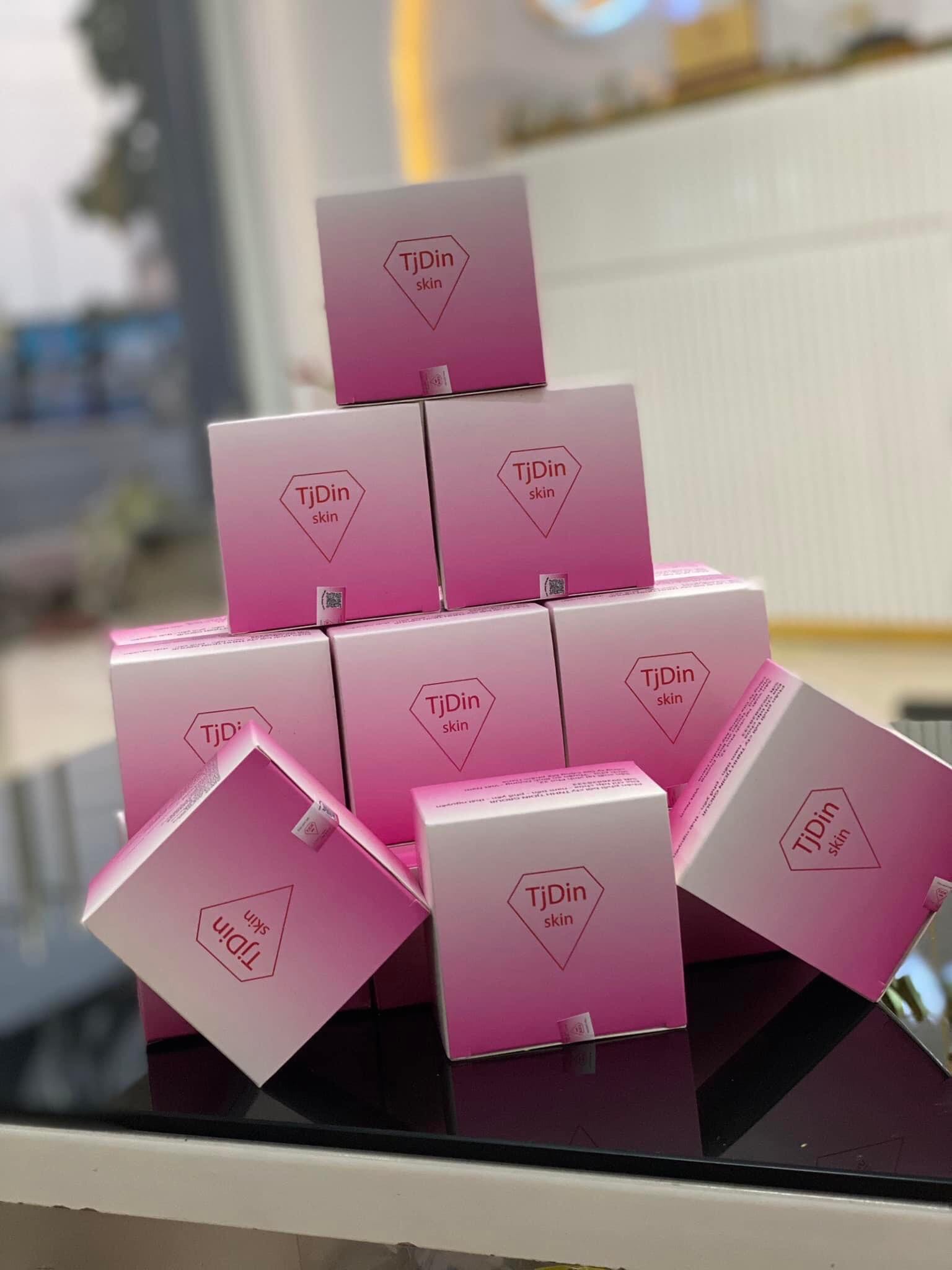 Kem body Dưỡng trắng, chống nắng